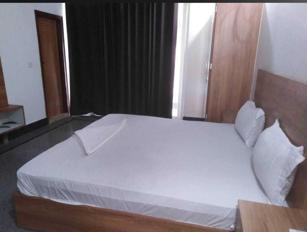 Hotel O Devansh Inn Нью-Дели Экстерьер фото