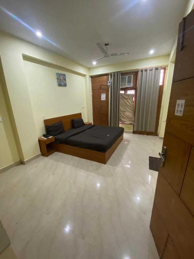 Hotel O Devansh Inn Нью-Дели Экстерьер фото