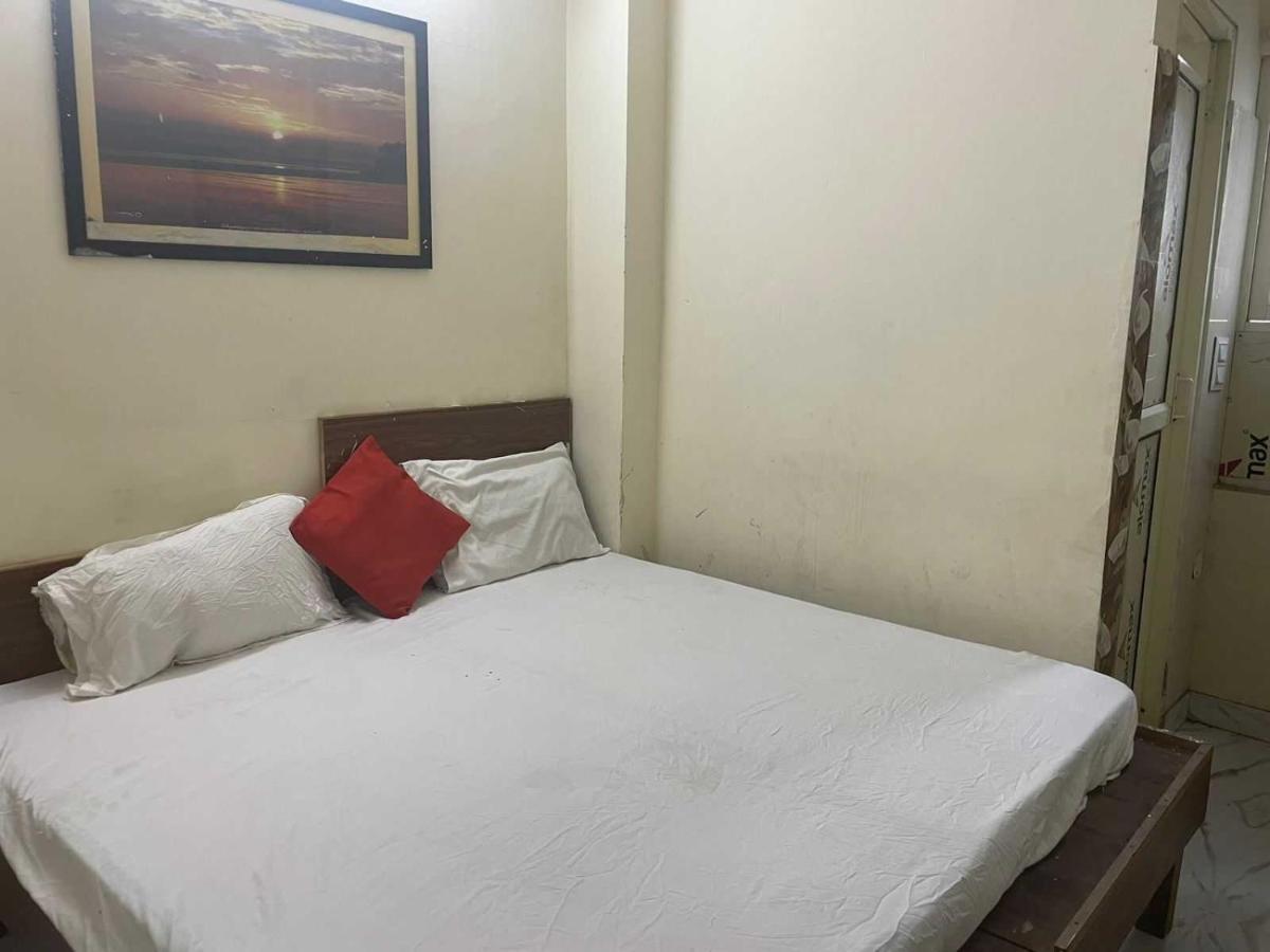 Hotel O Devansh Inn Нью-Дели Экстерьер фото